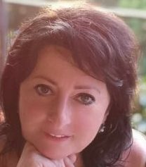 Dr. Bedő Ildikó, kórházi szakember portréja.